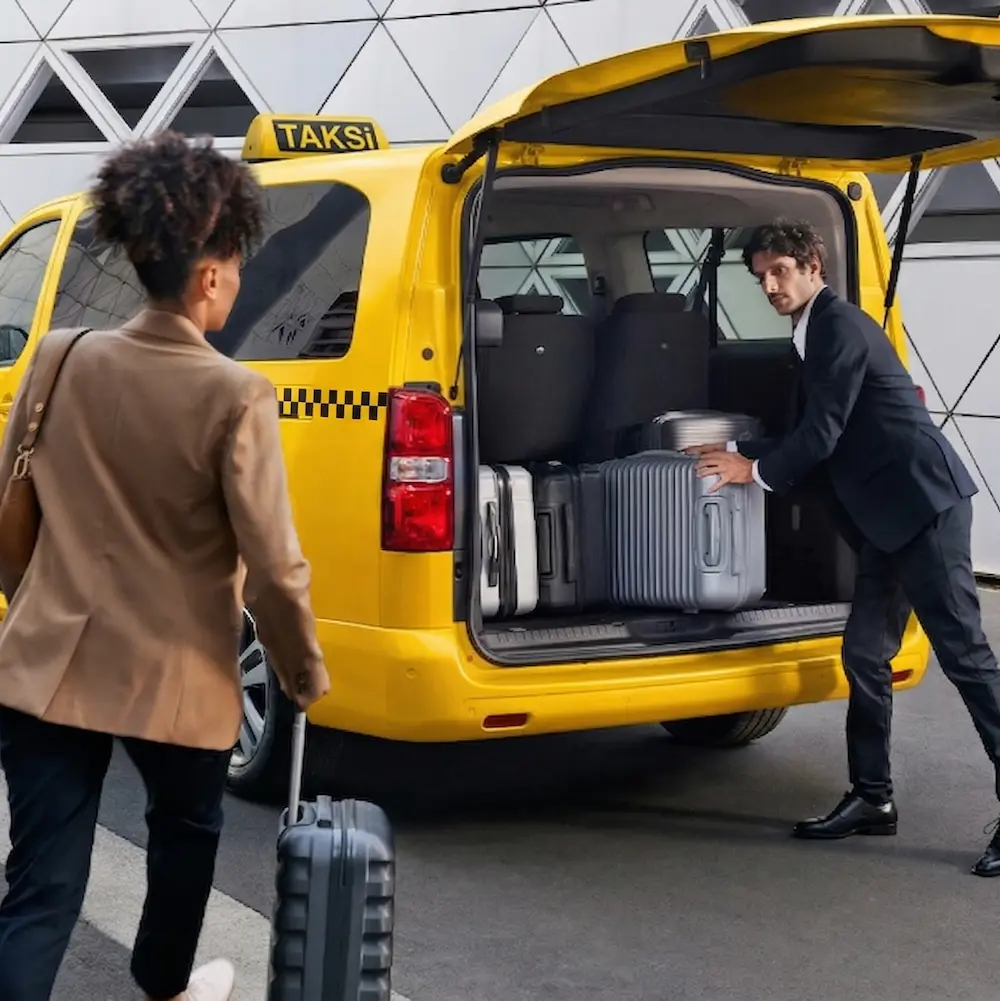 Private taxi transfer between Kusadasi and Izmir Airport